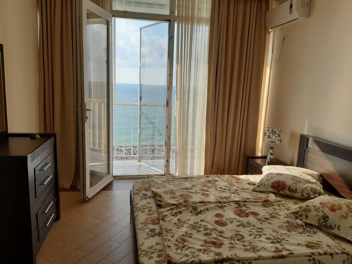 Beautiful House By The Sea Apartamento Batumi Exterior foto