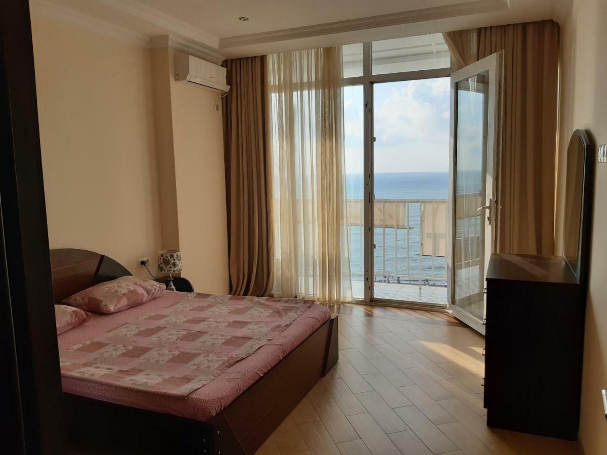 Beautiful House By The Sea Apartamento Batumi Exterior foto